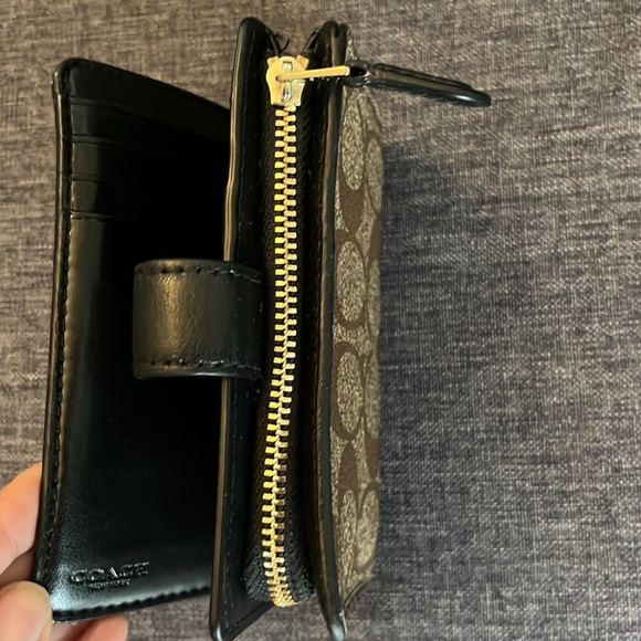 Coach Wallet - Picture 4 of 5